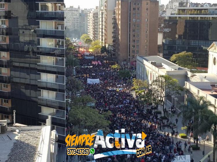 Marcha universitaria | arrancó el acto en la Plaza de Mayo con más 300 mil almas